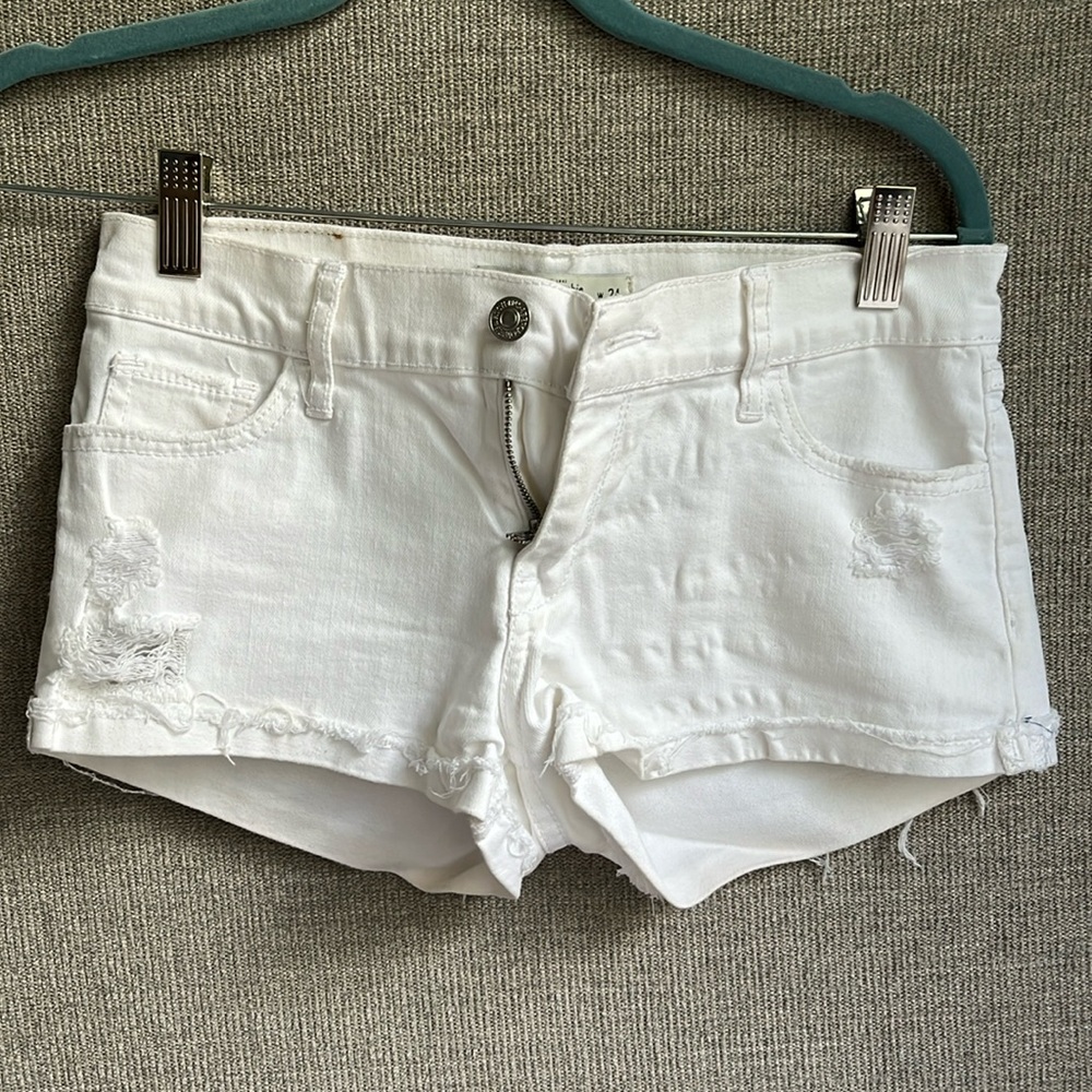 Abercrombie & Fitch White Jean Shorts Size 00 / 24